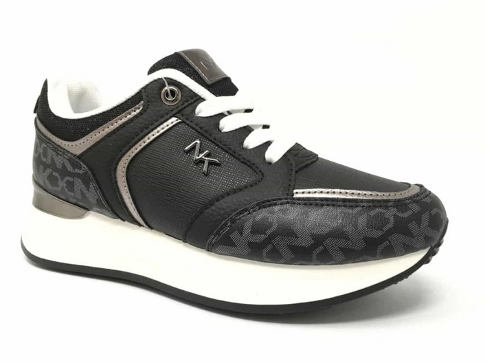 Zapatilla negro