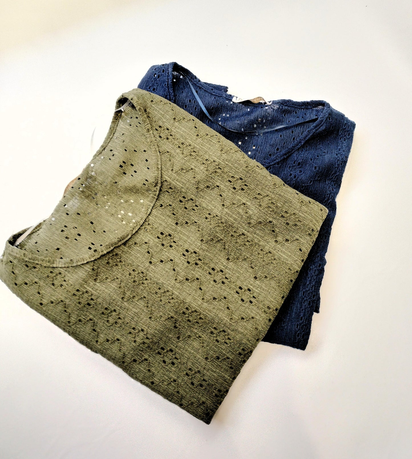 Camiseta calada volantes - azul marino y kaki