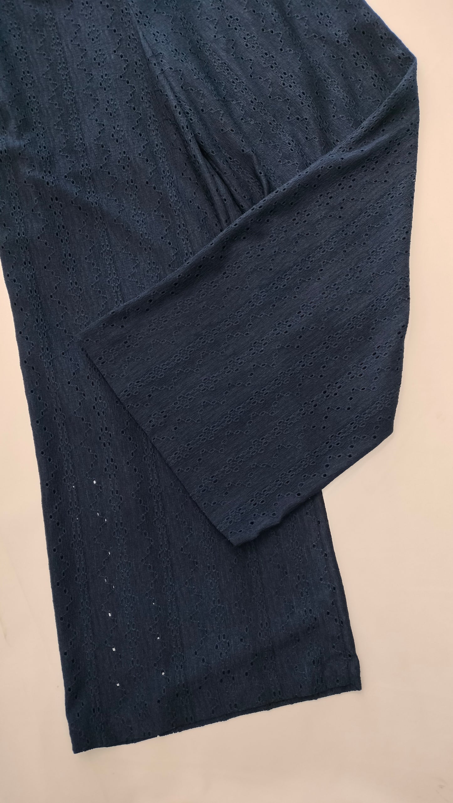 Pantalón largo calado