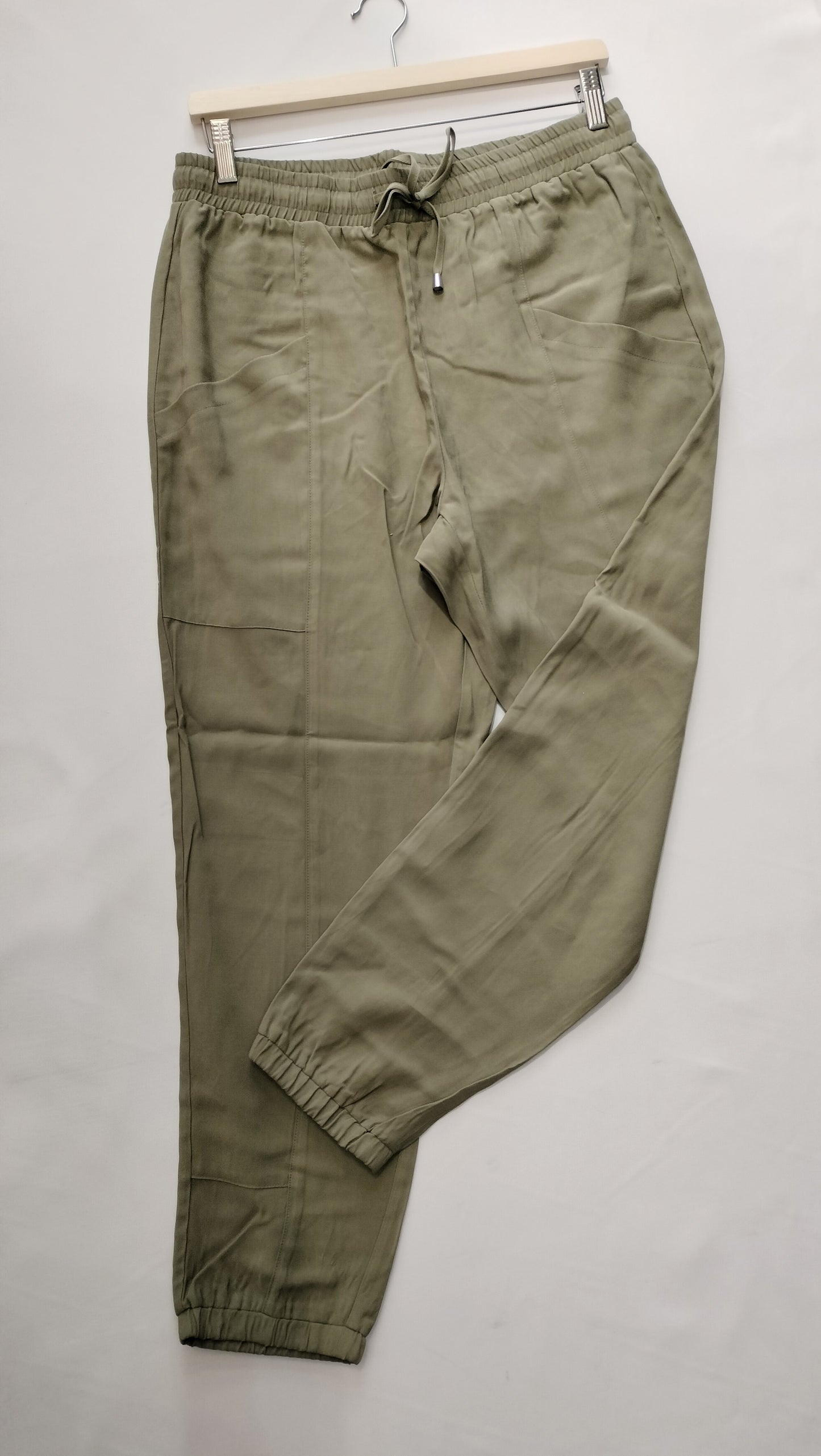 Jogger La Pineda - kaki y camel