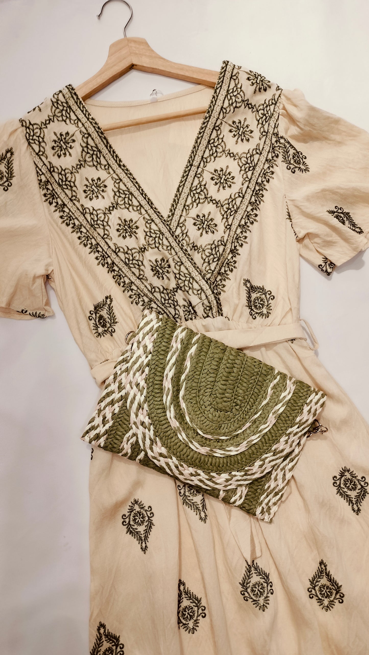 Conjunto vestido largo bordado - verde