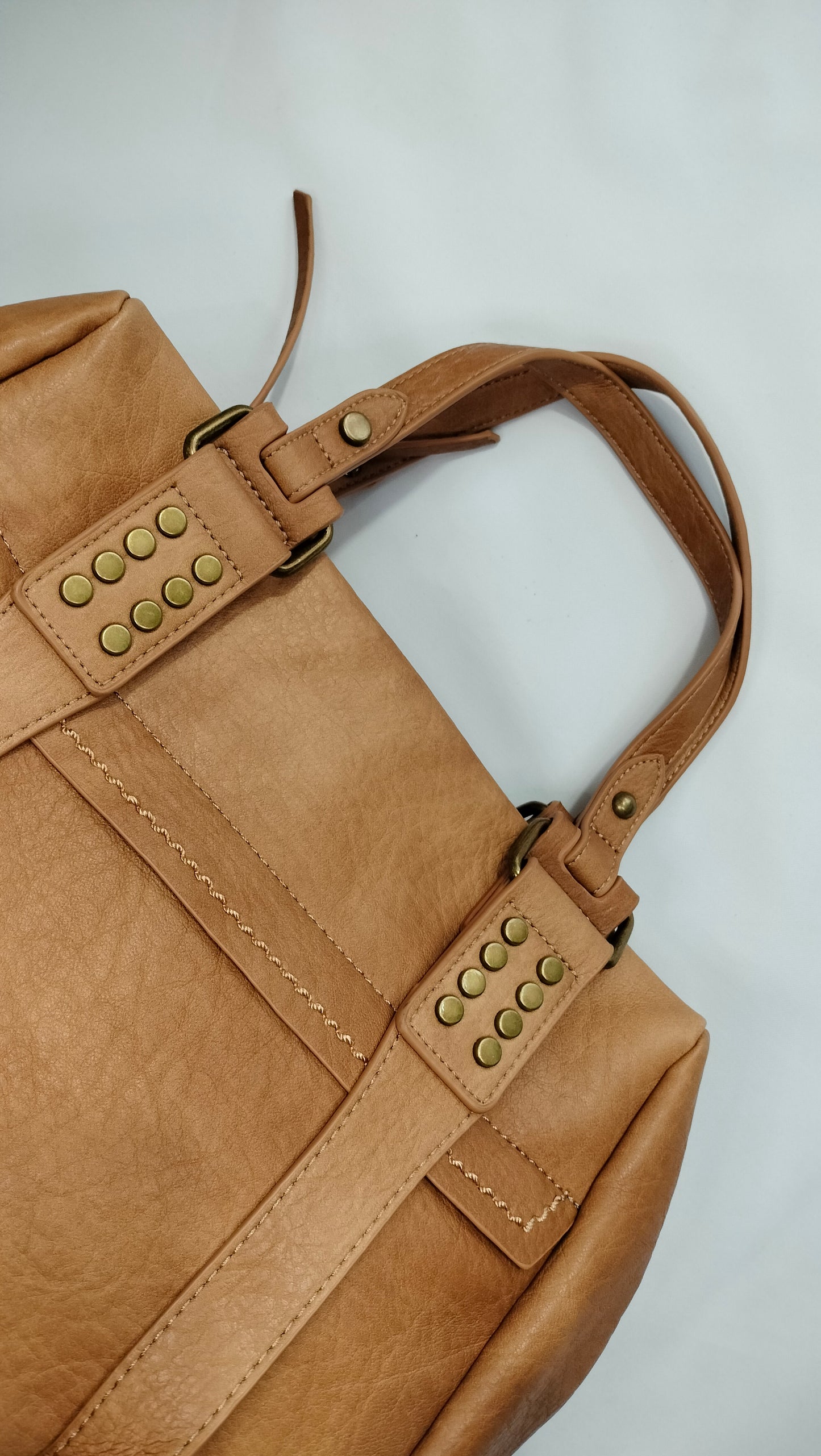 Bolso tachuelas