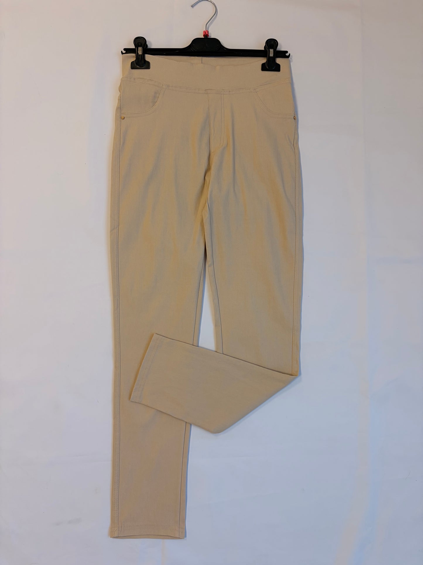 Pantalón pitillo básico - beige