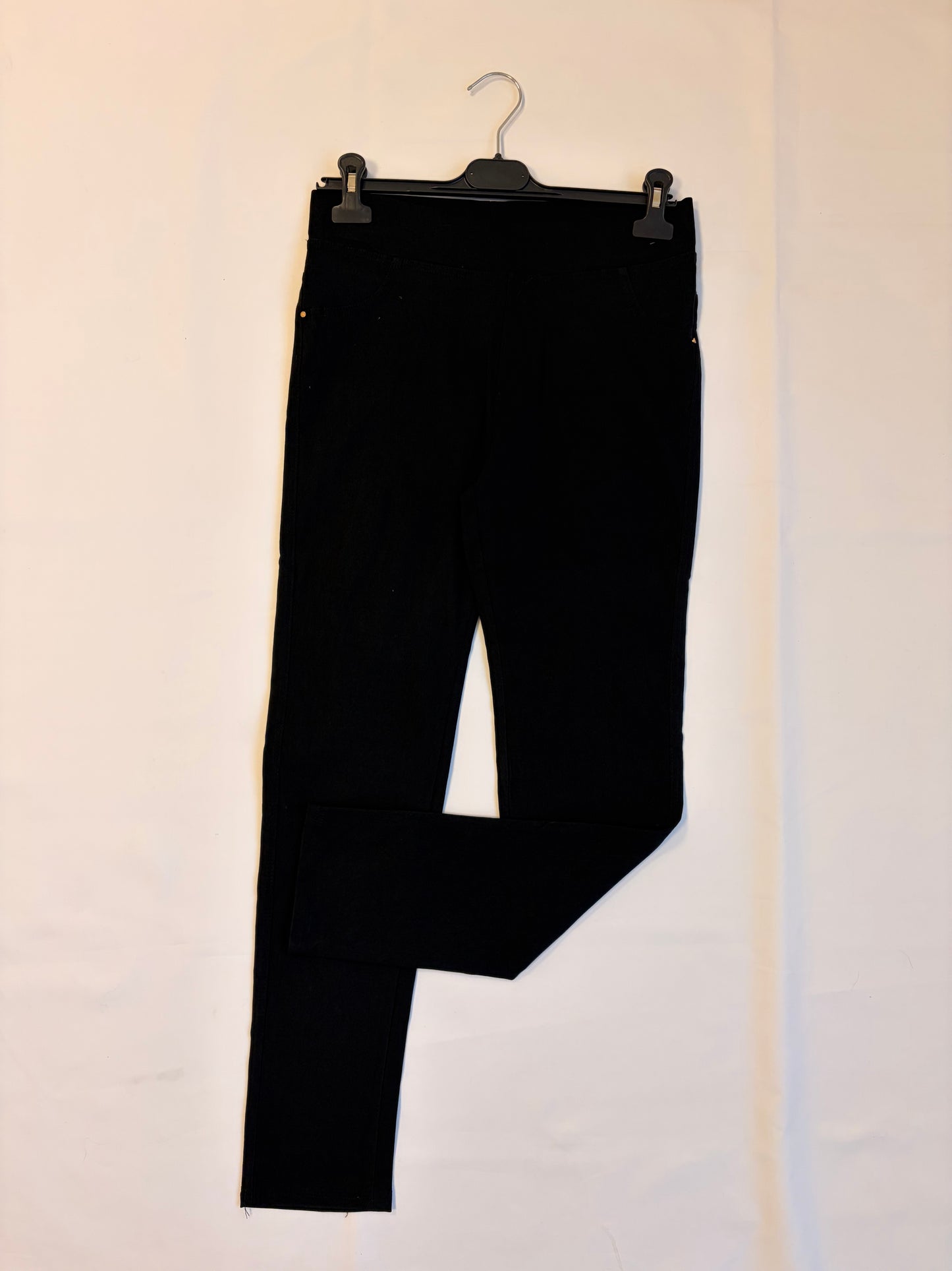 Pantalón pitillo básico