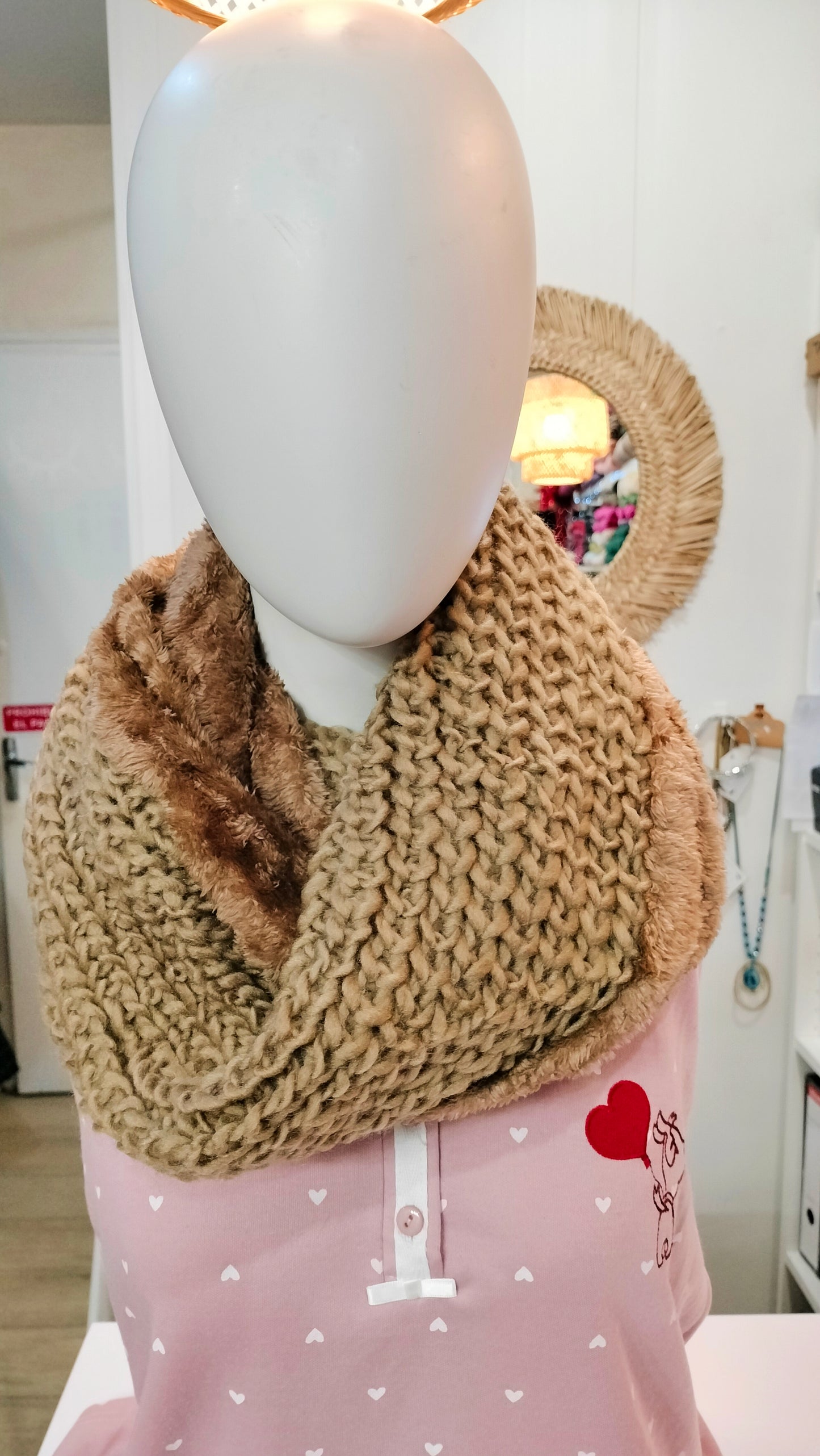 Cuello punto y borreguito - varios colores