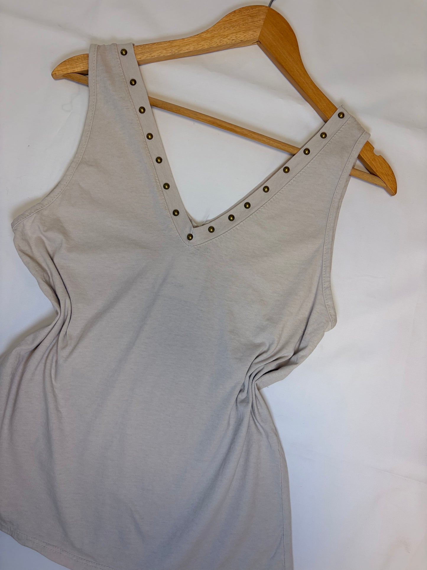 Camiseta tachuelas Flora