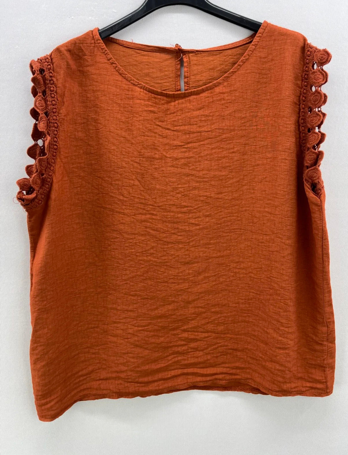 Blusa curvy mangas crochet - teja
