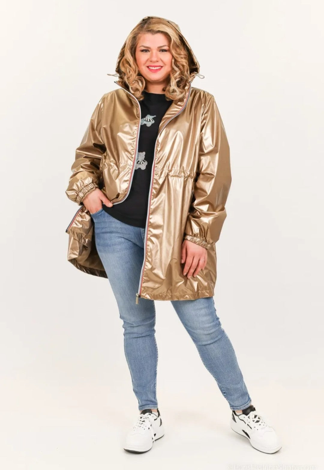 Chubasquero metalizado curvy