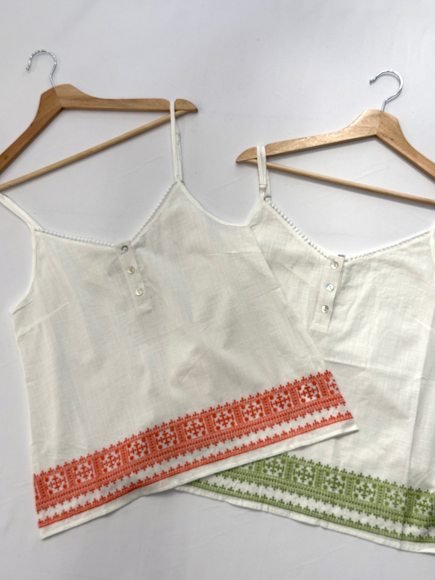 Blusa bordada efecto lino - 3 colores
