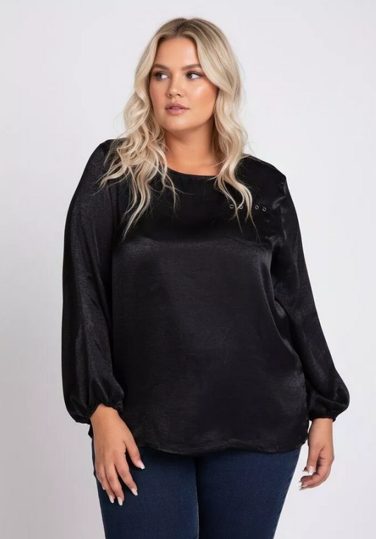 Blusa de seda negra curvy