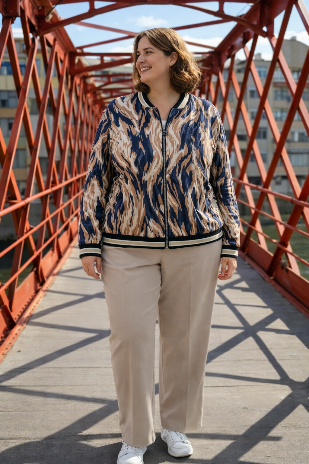 Chaqueta curvy abstacto