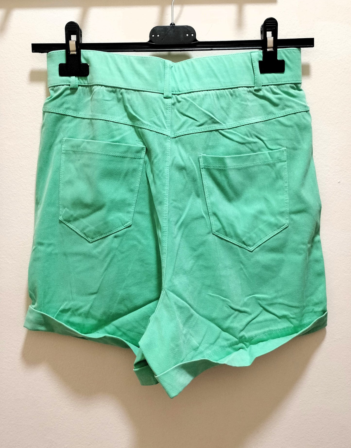 Short liso estilo legging - verde