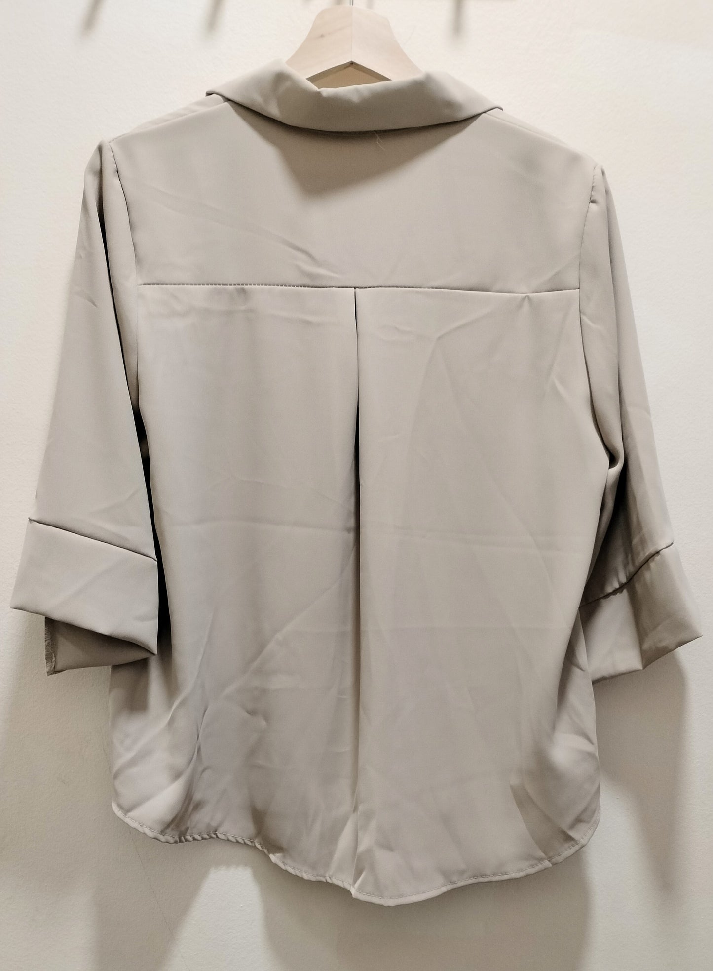 Blusa camisera manga 3/4 - beige