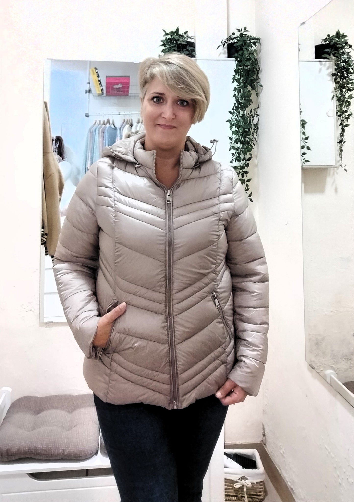 Chaqueta metalizada capucha - beige