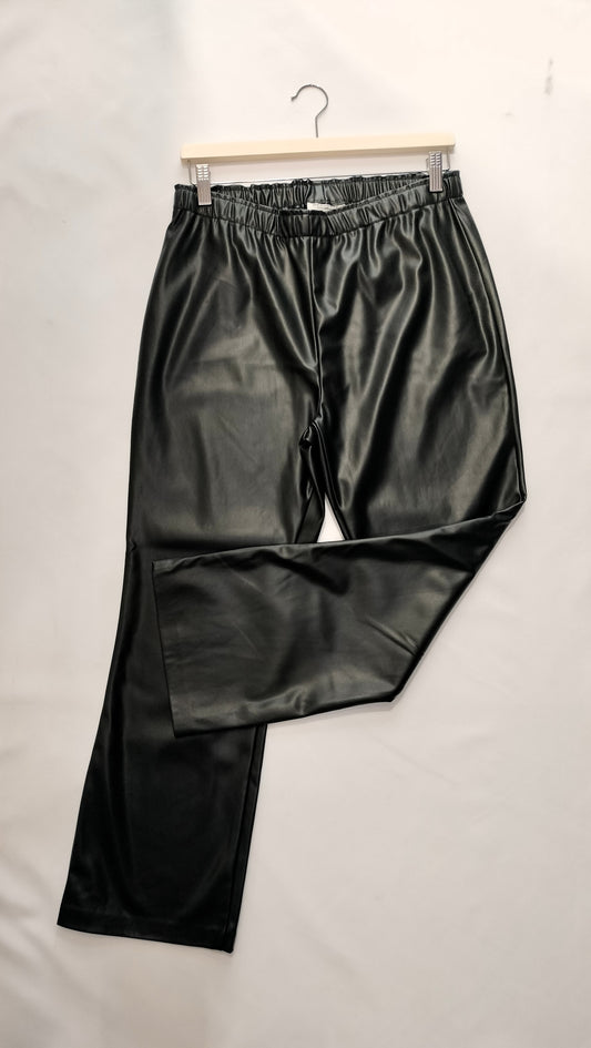 Pantalón polipiel goma