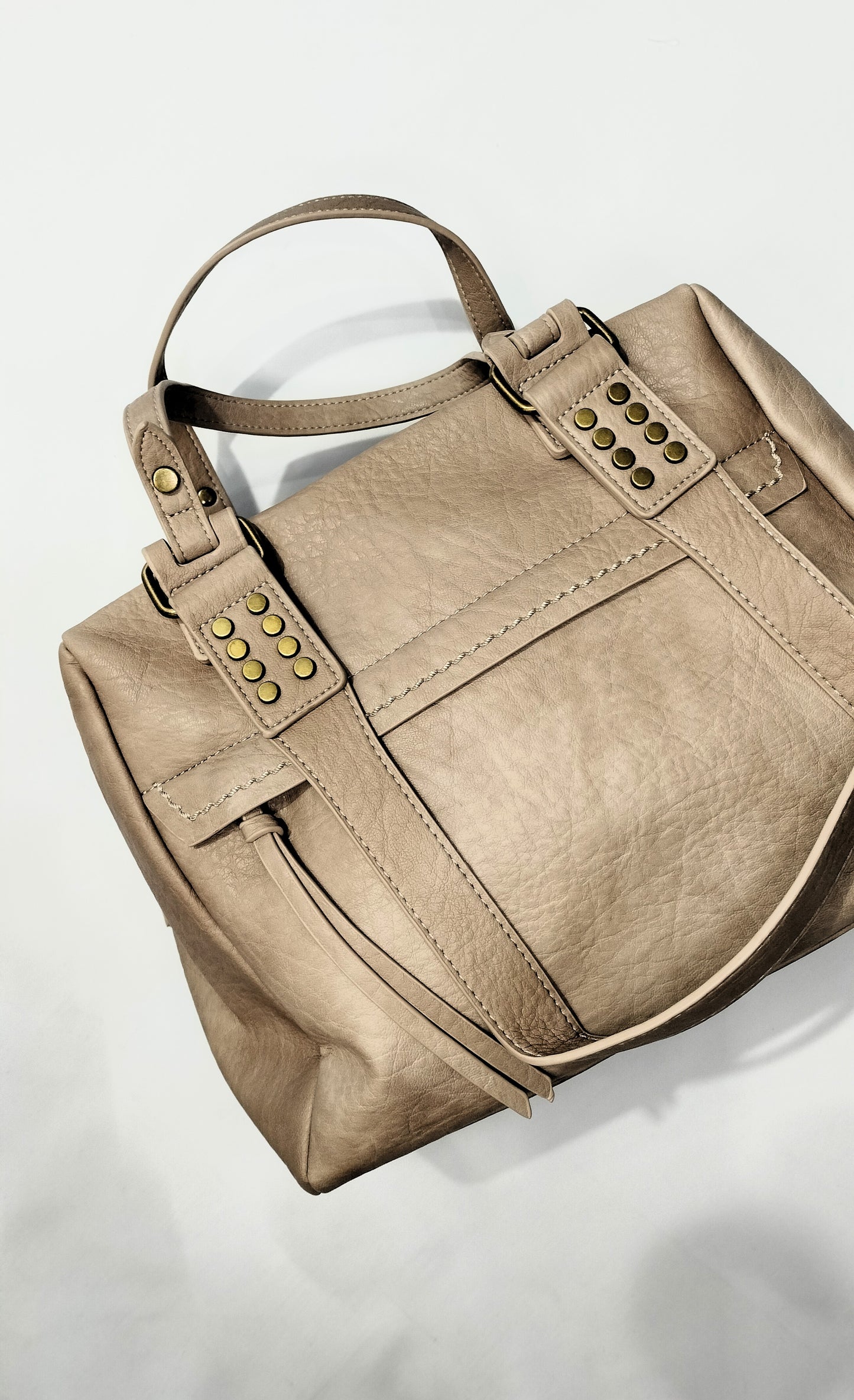 Bolso tachuelas