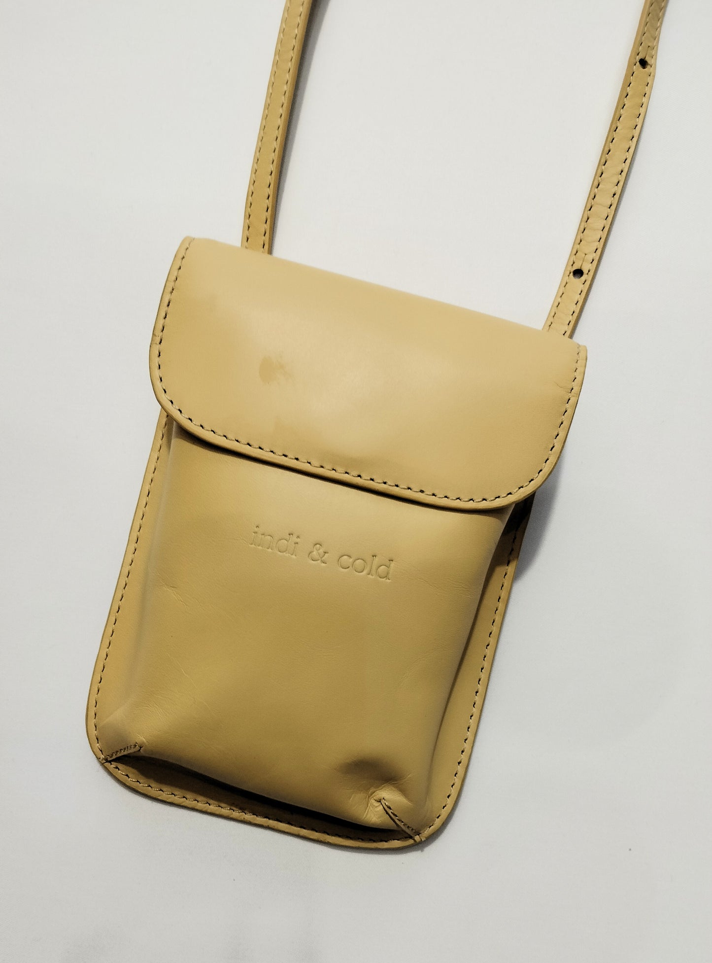 Bolso pequeño amarillo