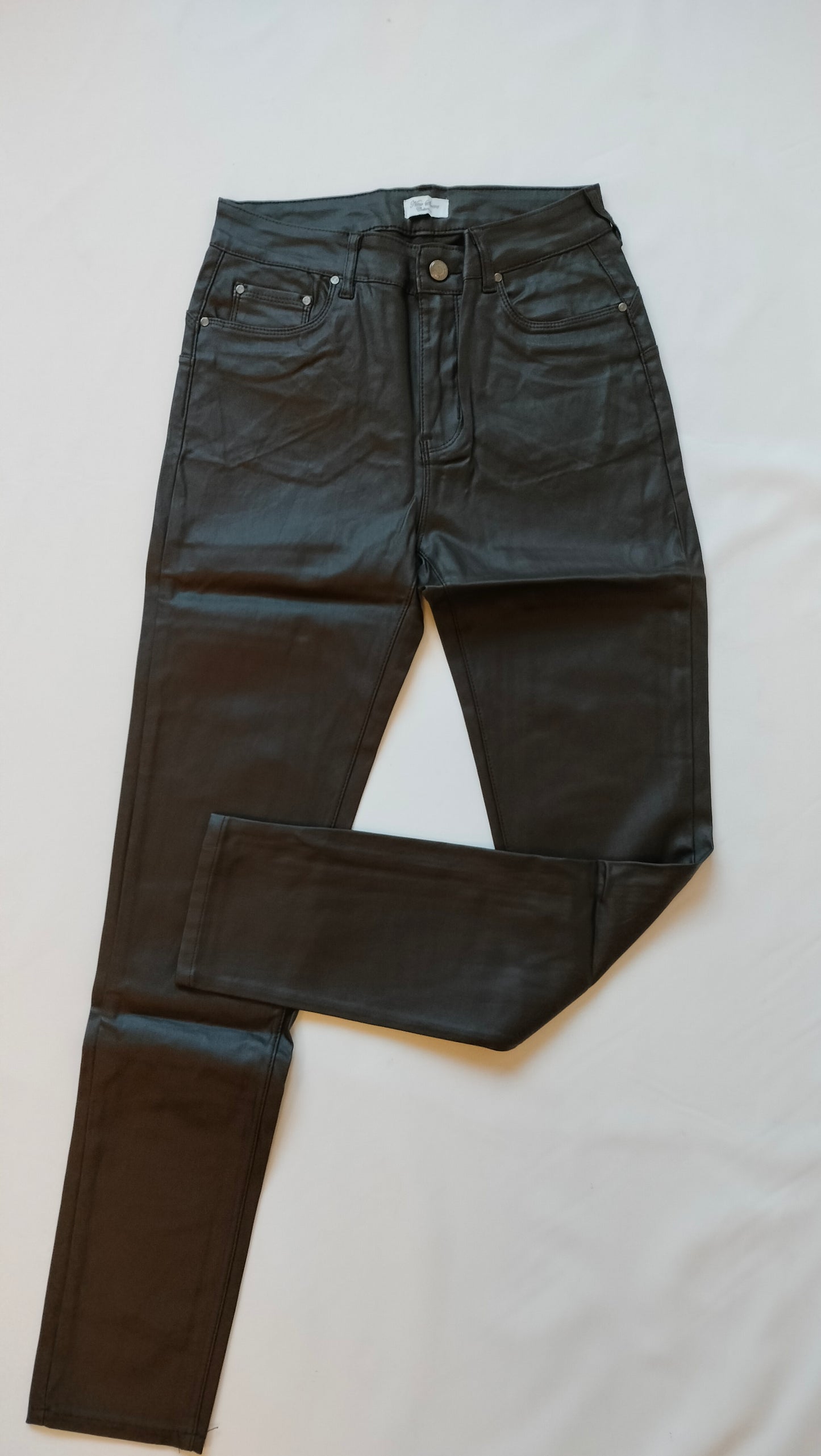 Pantalón push-up polipiel