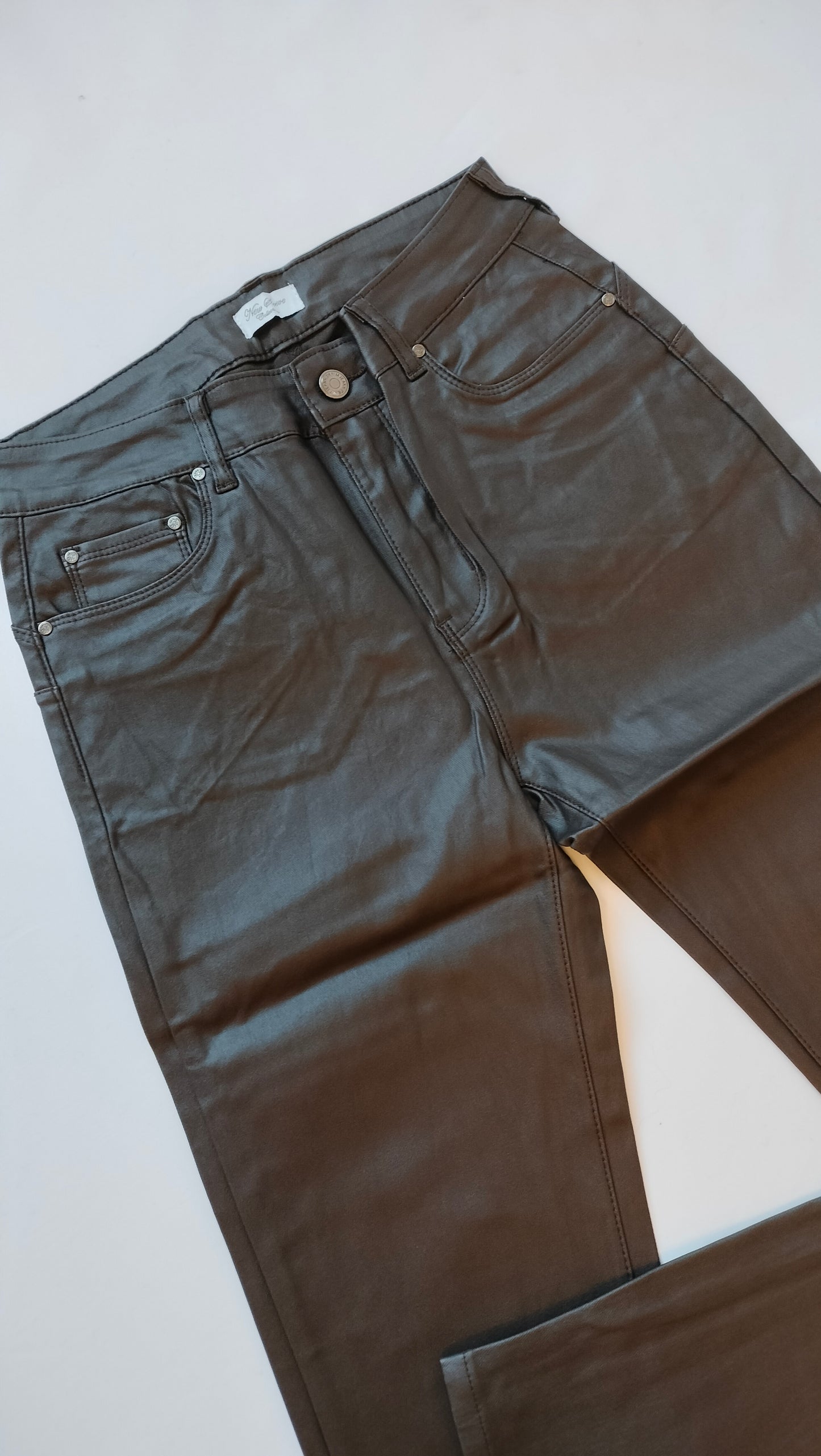 Pantalón push-up polipiel