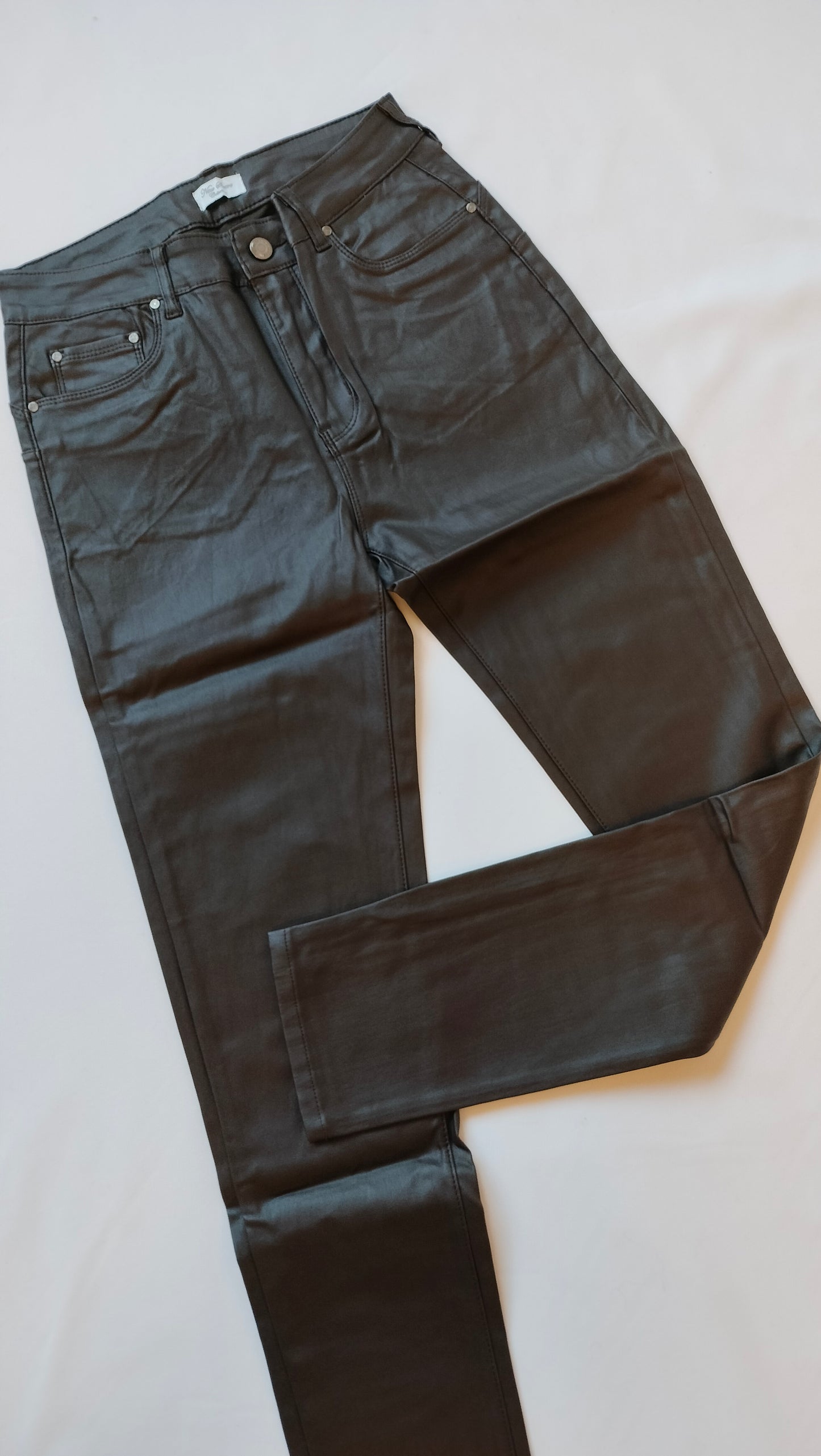 Pantalón push-up polipiel