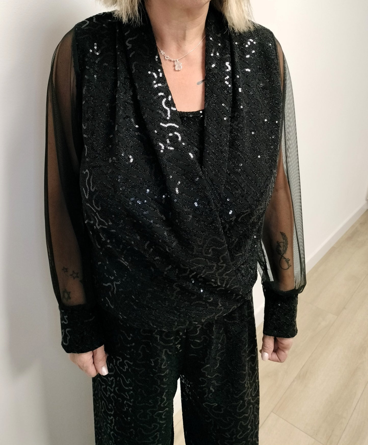 Blusa fiesta cruzada lentejuelas