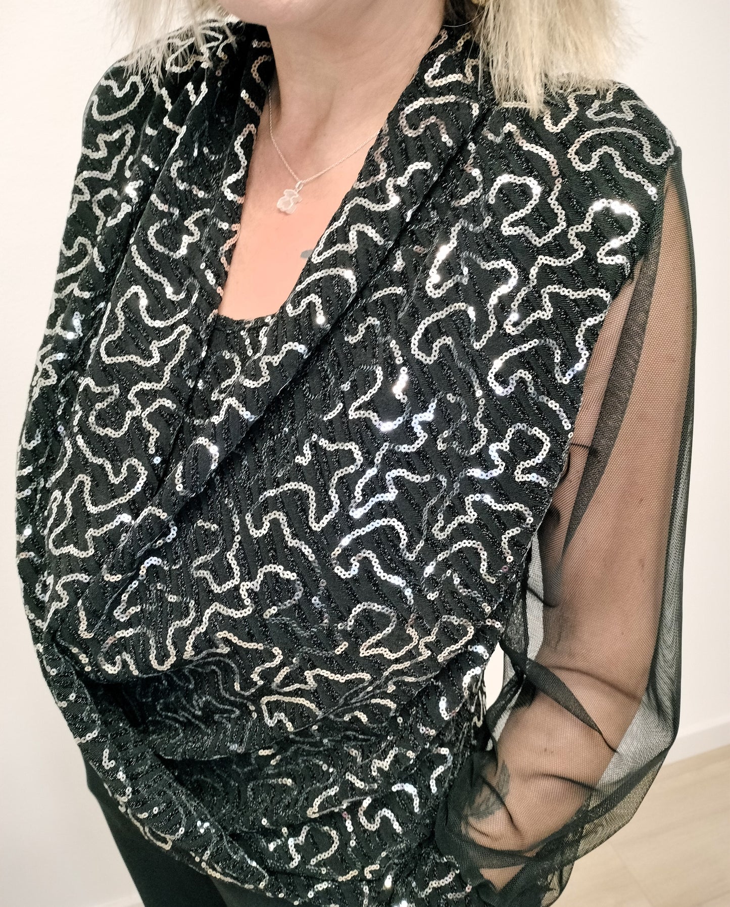 Blusa fiesta cruzada lentejuelas