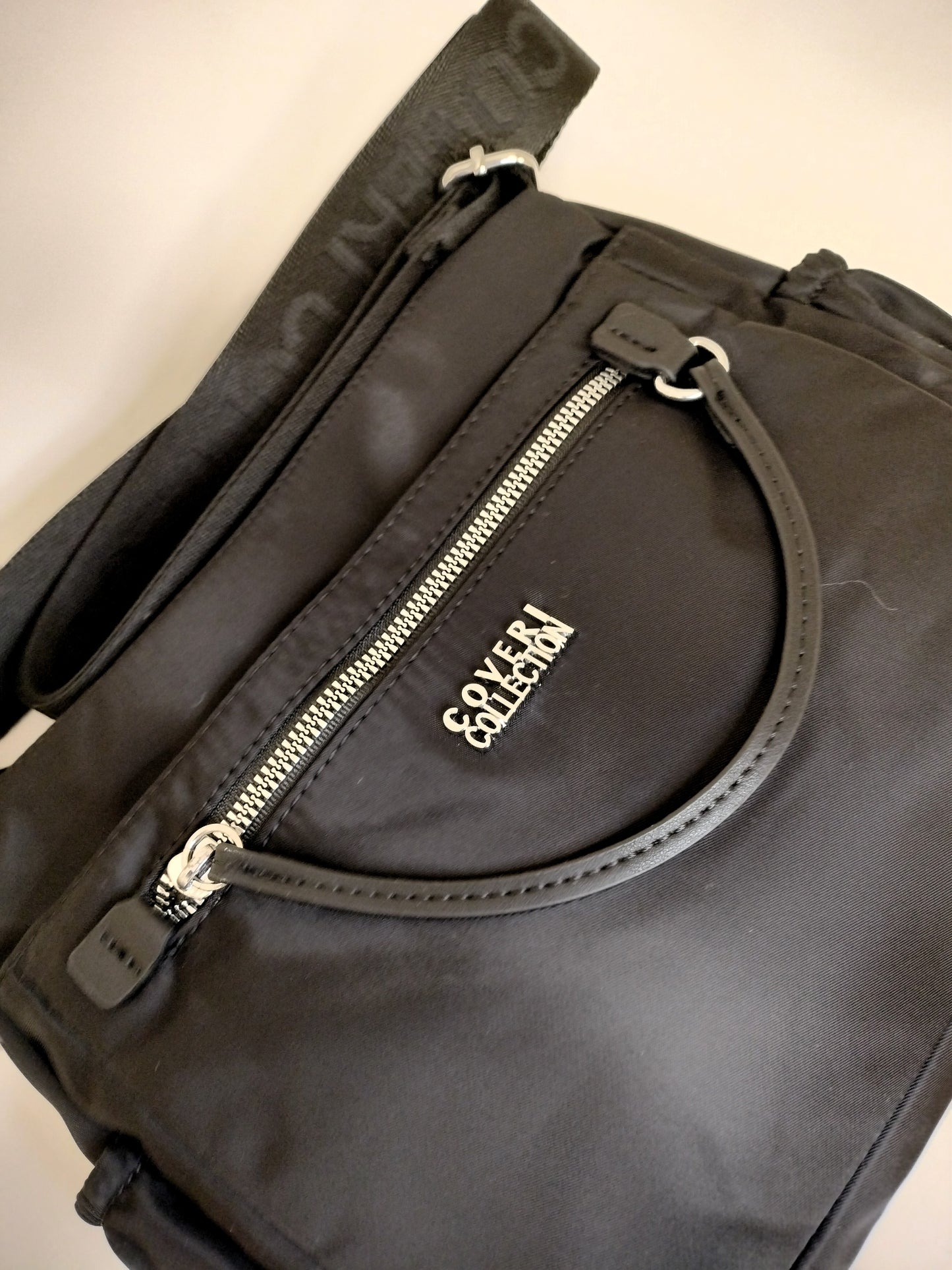 Bolso bandolera nylon con bolsillos y mini monedero