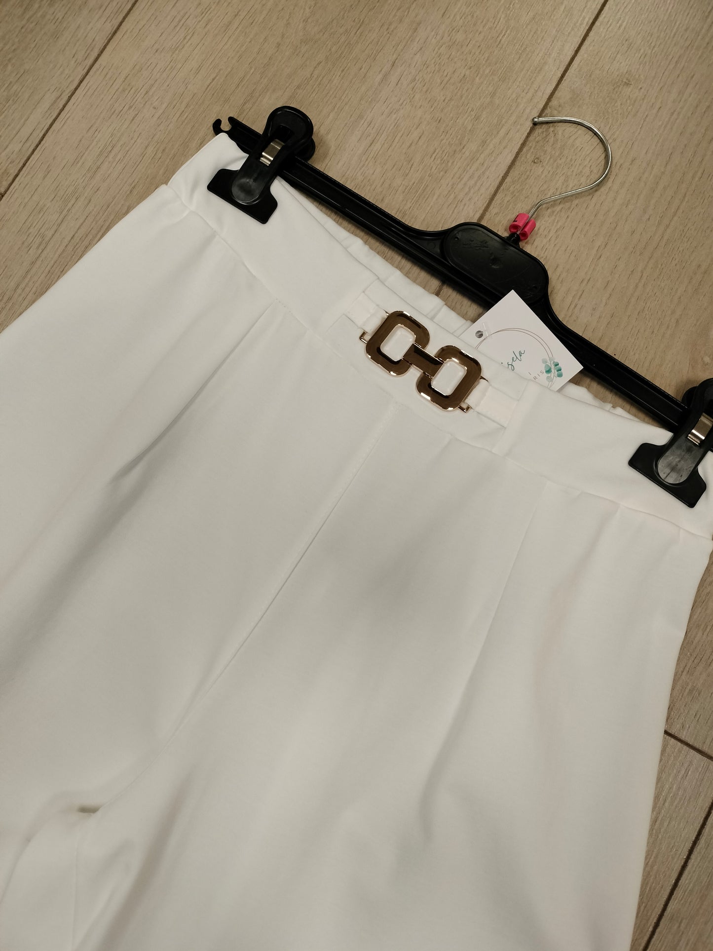 Pantalón recto hebilla oro