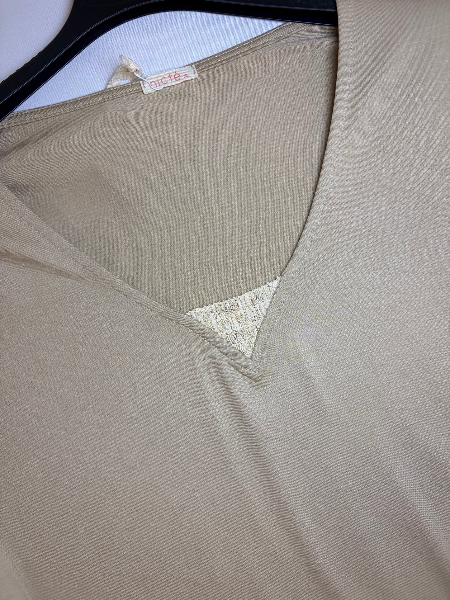 Camiseta curvy Caleta