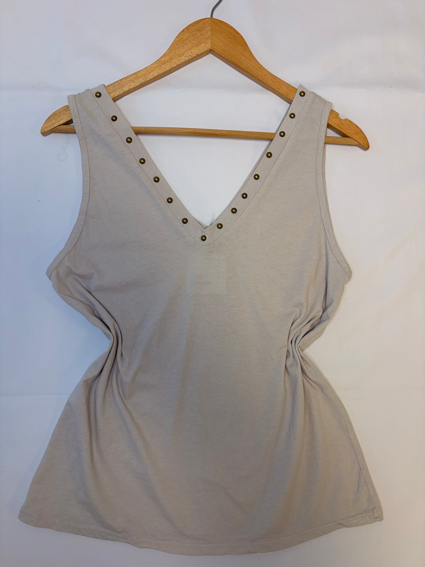 Camiseta tachuelas Flora