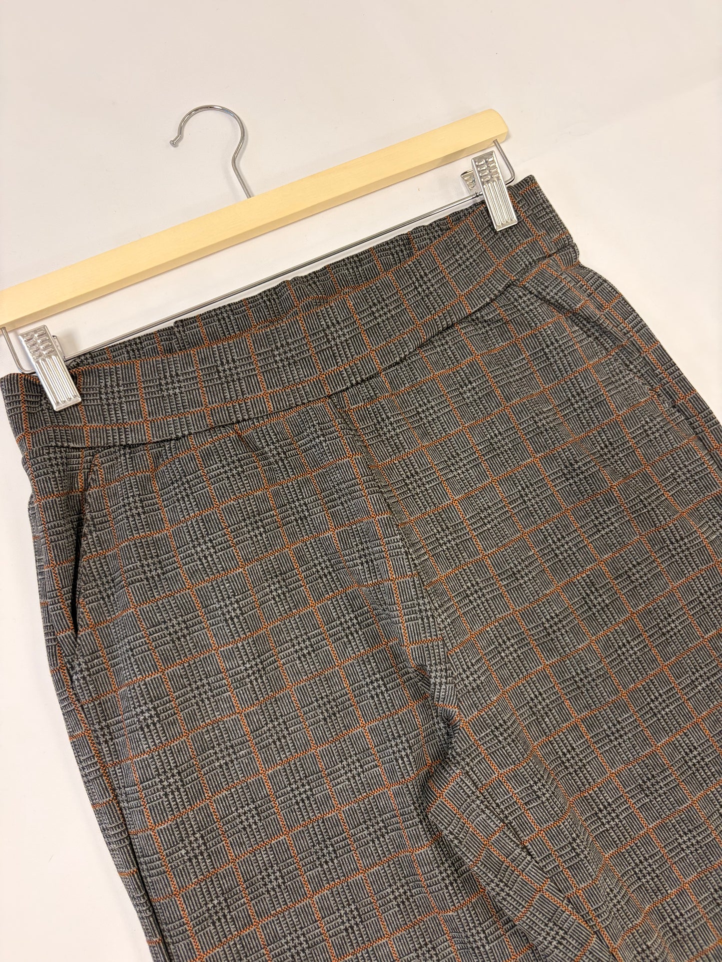 Pantalón cuadros gris
