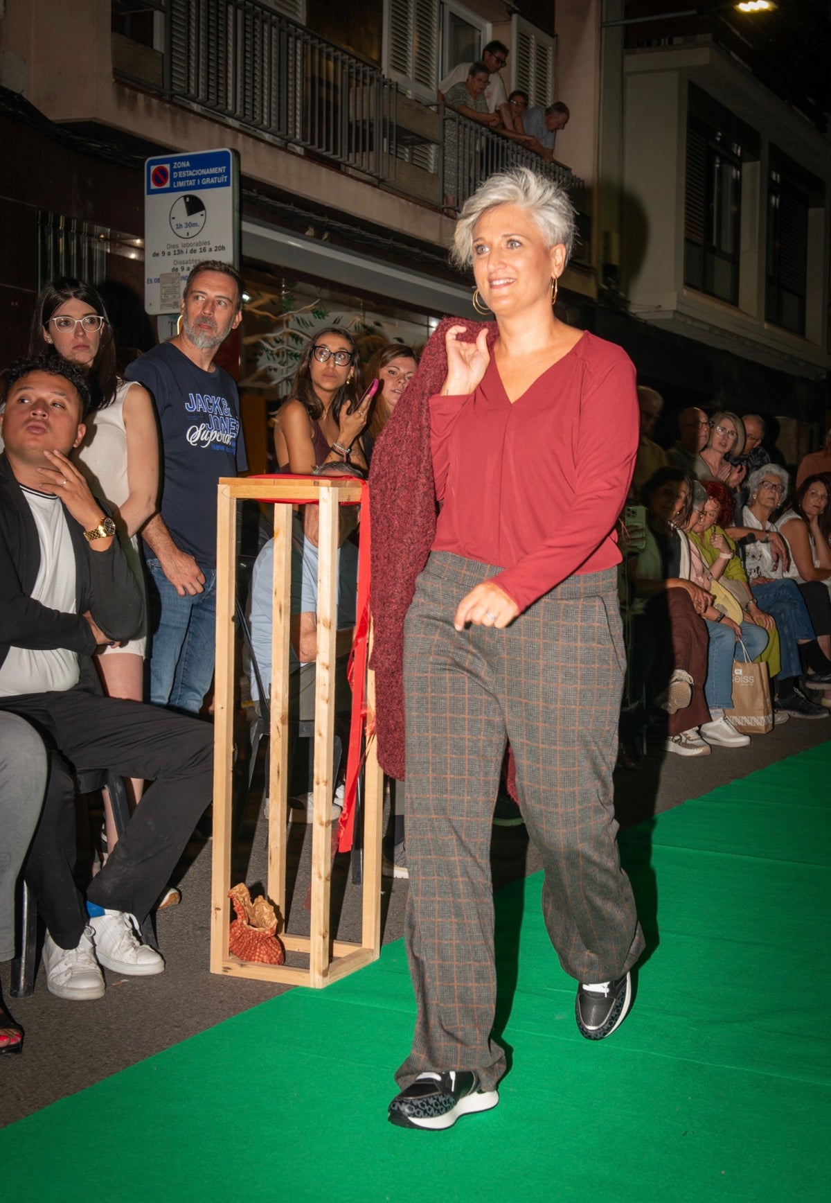 Pantalón cuadros gris
