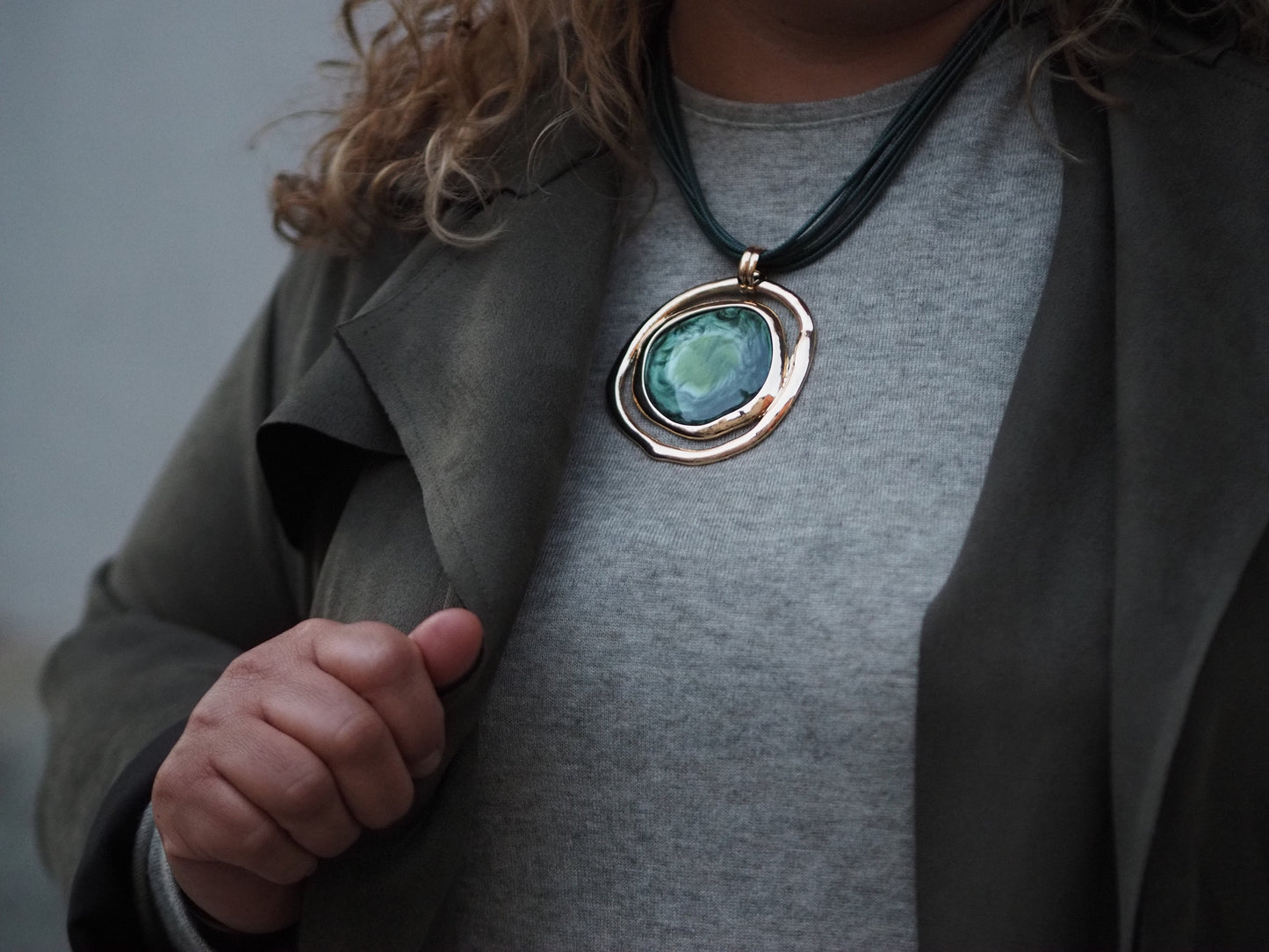 Collar redondo verde