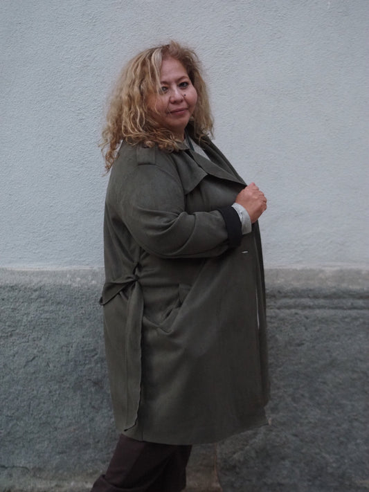 Gabardina largo midi antelina - negro y kaki