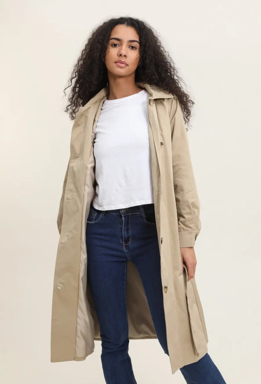 Trench largo con capucha